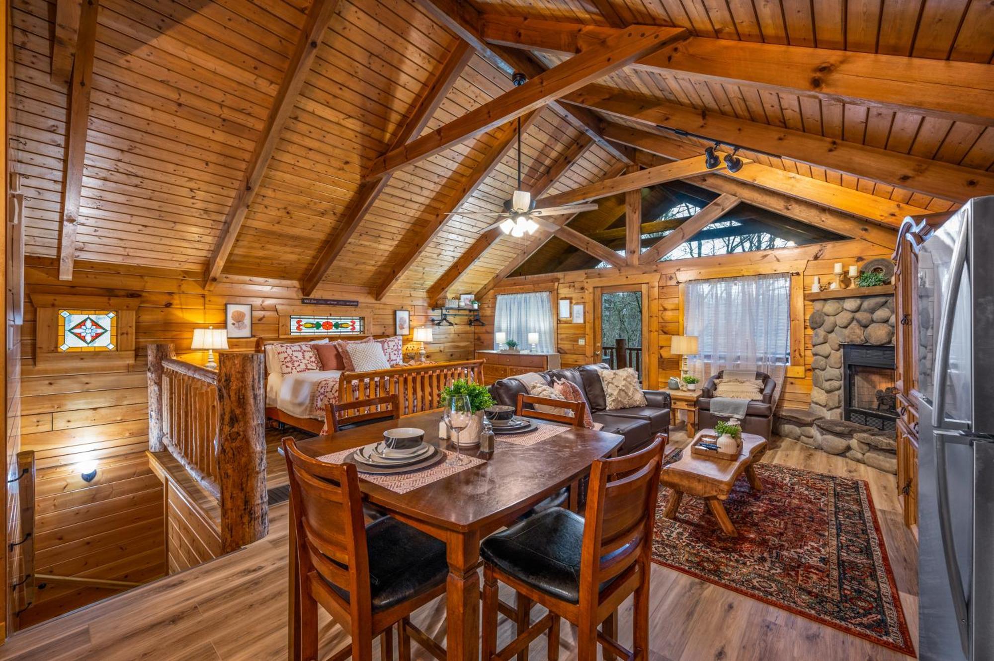 Log Cabin, Hot Tub, Fireplace, Pool Table & Views! Sevierville Esterno foto
