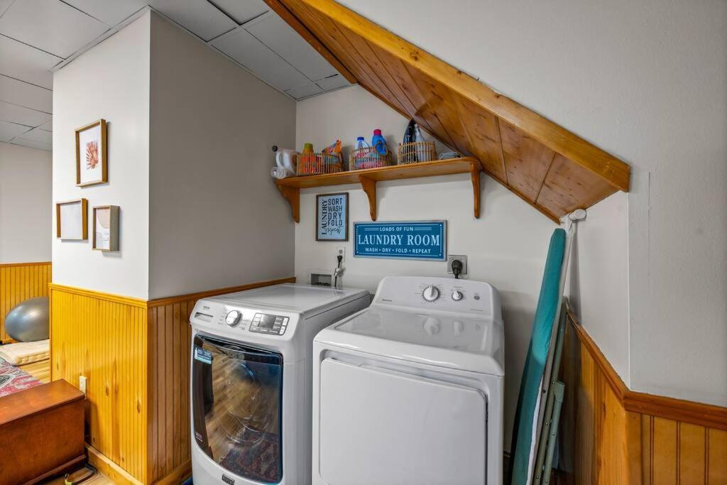 Log Cabin, Hot Tub, Fireplace, Pool Table & Views! Sevierville Esterno foto