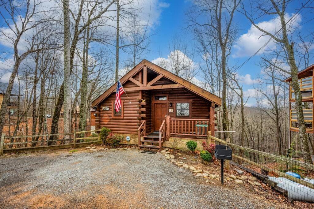 Log Cabin, Hot Tub, Fireplace, Pool Table & Views! Sevierville Esterno foto